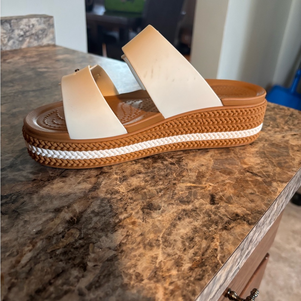 CROCS Women's Cream and Brown Platform Slide Sandals - Picture 3 of 4